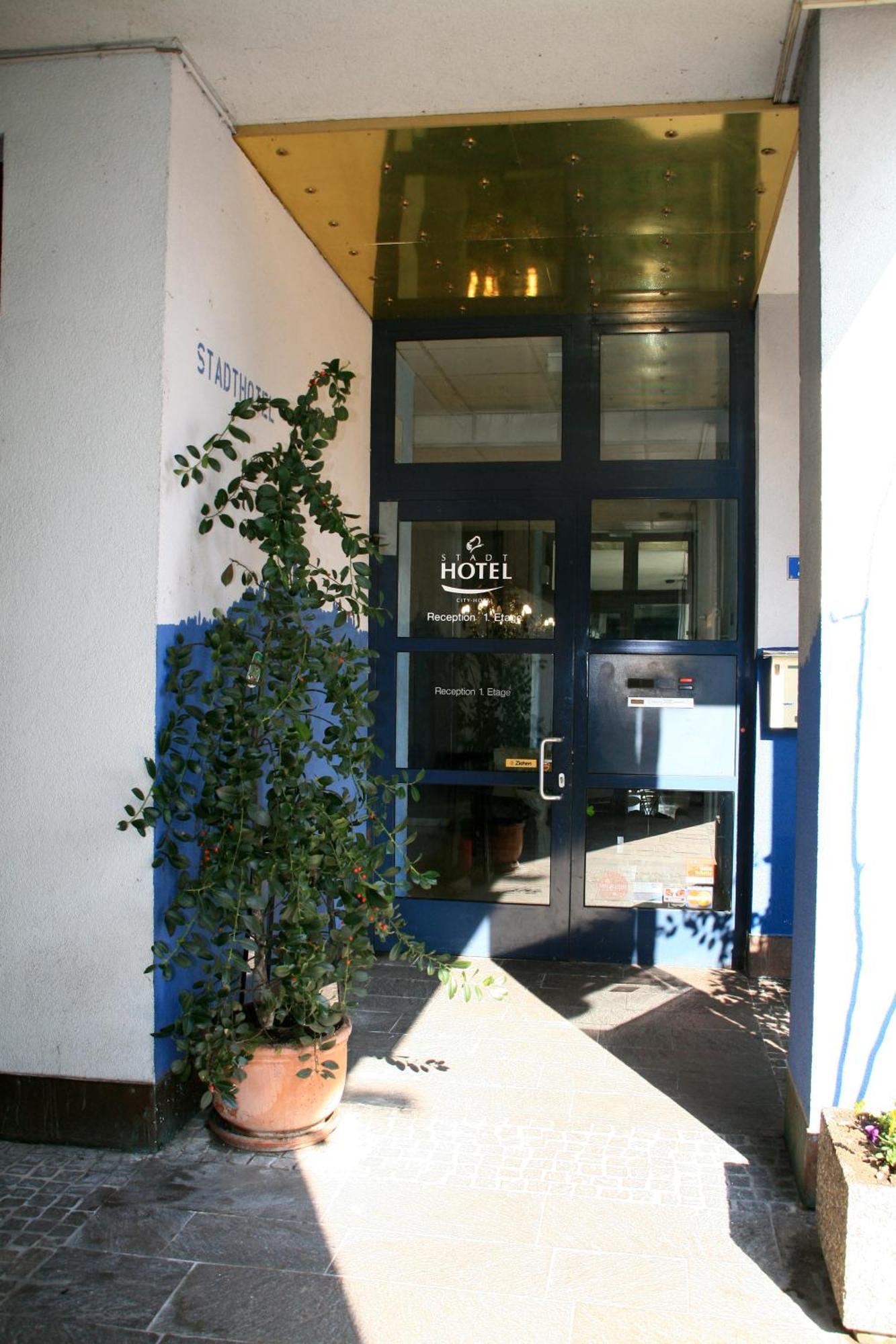 Stadt-Hotel Loerrach Gbr Экстерьер фото
