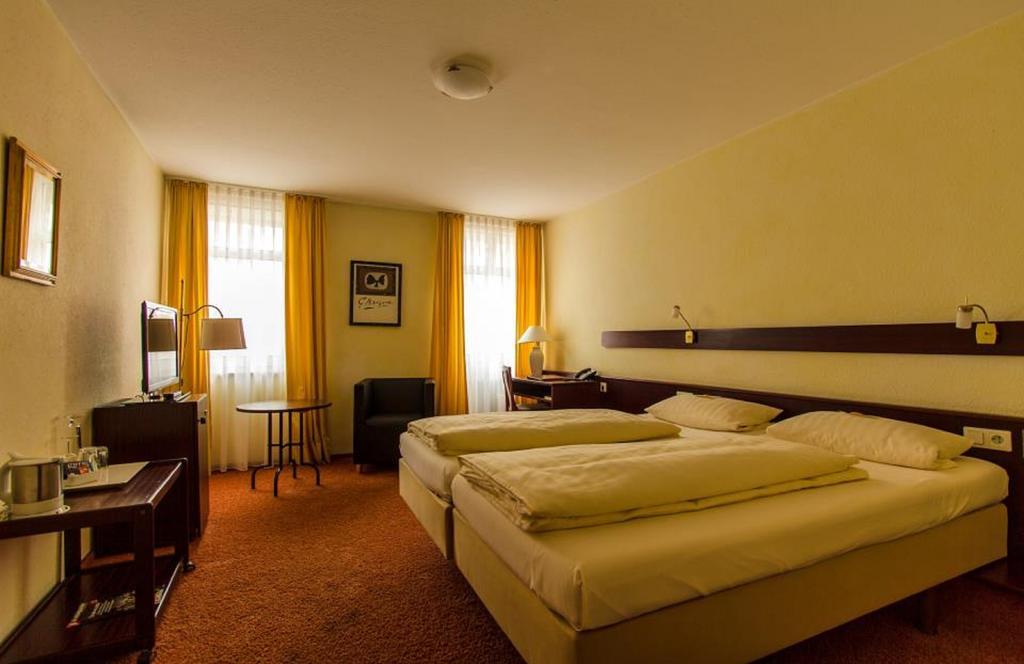 Stadt-Hotel Loerrach Gbr Экстерьер фото
