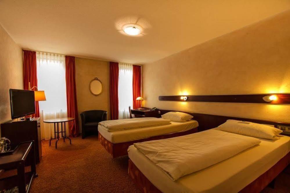 Stadt-Hotel Loerrach Gbr Экстерьер фото